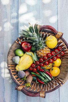 Food: Fruits and vegetables in a basket