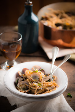 spaghetti with clams and porcini
