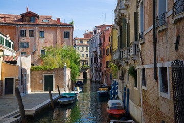 Fototapeta na wymiar A sunny day in the streets of Venice. Italy