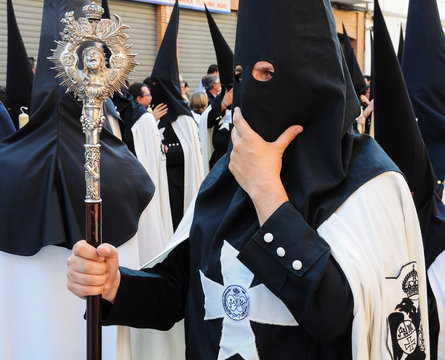 Semana Santa de Sevilla, nazareno, b&aacute;culo de Cristo (Espa&ntilde;a)