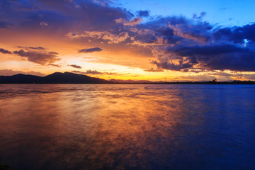Naklejka na ściany i meble sunset at the lake