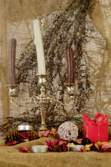 свечи и украшения