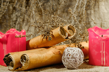 свечи с свертками бересты