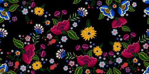 Haft natywny wzór z uproszczonymi kwiatami. Wektor wyszywany tradycyjny kwiatowy wzór do noszenia mody. - 178151202