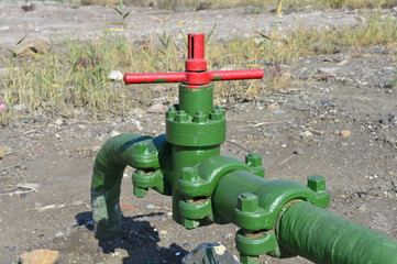The pipe and valve oil fields