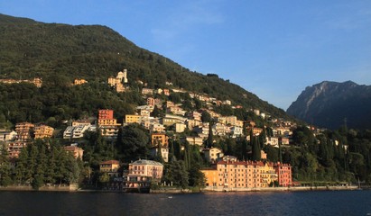 Fototapeta na wymiar Blick auf Bellano am Comer See