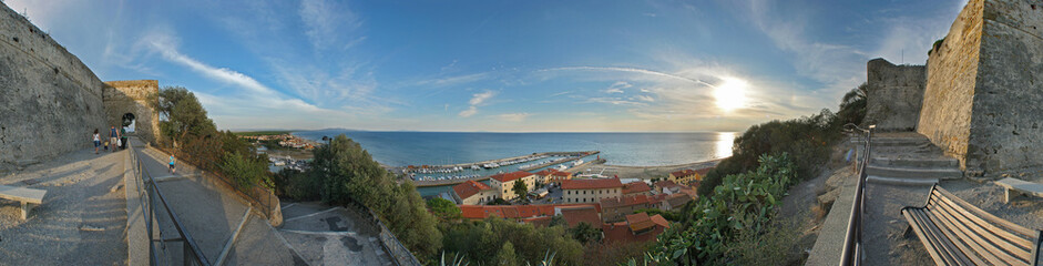 Fototapeta premium Castiglione della Pescaia, panorama 360 ° z twierdzy