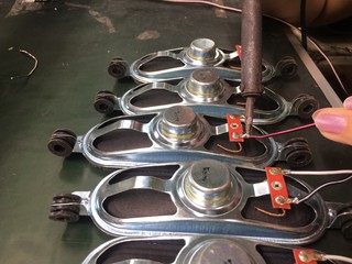 Hand soldering speaker