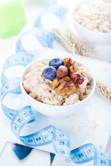 Electronic kitchen scale with healthy food