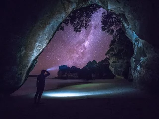 Tuinposter Milky Way in Cathedral Cove © Hanson