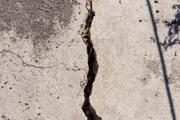 Gerissene Treppenstufe