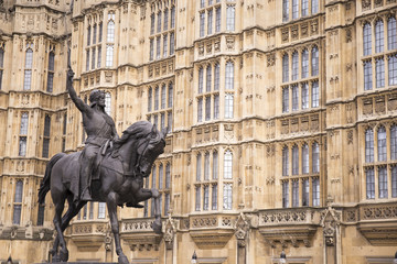ウェストミンスター宮殿　リチャード1世騎馬像