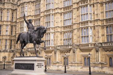 Naklejka premium ウェストミンスター宮殿 リチャード1世騎馬像