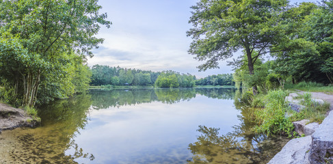 Gundwiesensee bei Mörfelden-Walldorf im Naturschutzgebiet Gundwiesen in der Nähe des Frankfurter...