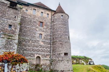 Fototapeta na wymiar Dieppe et son château, côte d'albâtre, France.