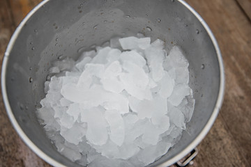crushed ice in bucket, ice in bucket