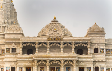 Fototapeta na wymiar Hindu temple Prem Mandir in Vrindavan.