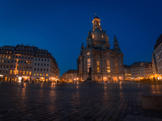 Fototapeta na wymiar Dresden Panorama Nachts zur blauen Stunde