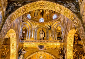 Poster Saracen arches and Byzantine mosaics within Palatine Chapel of the Royal Palace in Palermo, Sicily, Italy © EleSi