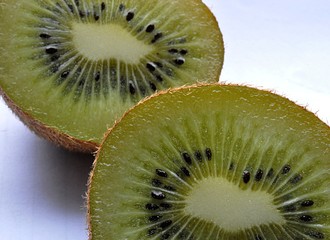 fresh fruits , kiwi