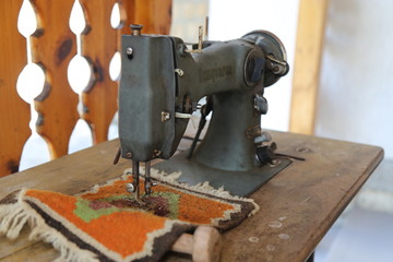 The old sewing machine