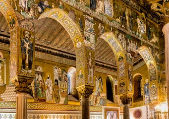 Poster Saracen arches and Byzantine mosaics within Palatine Chapel of the Royal Palace in Palermo, Sicily, Italy © EleSi