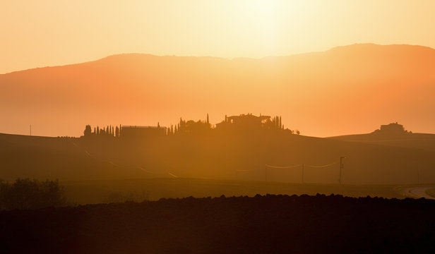Toskana - Landschaft bei Sonnenaufgang