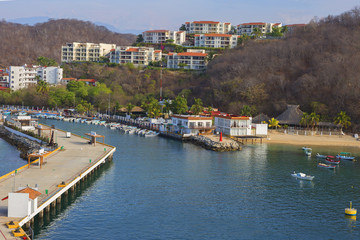 Мексика. Уатулько. Порт.