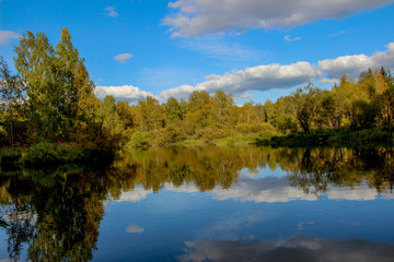Fototapeta na wymiar Pond In Autumn