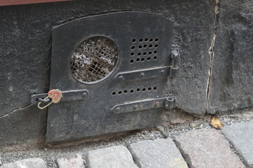 Bilder und Videos suchen: kellerfenster