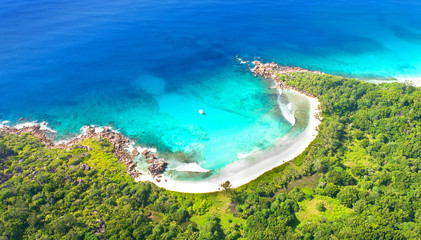 Fototapeta na wymiar Strand auf den Seychellen - Luftaufnahme