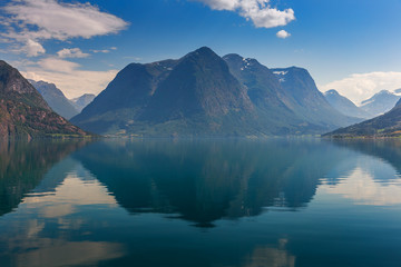 Naklejka na ściany i meble Oppstrynsvatn (Strynevatnet) lake, Norway