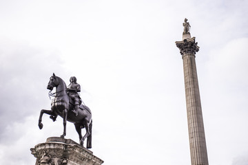 Fototapeta premium ジョージ4世 像 トラファルガー広場