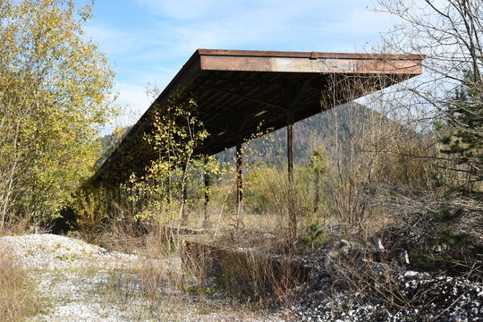 Kanaltal, Tarvis, Tarvisio, Udine, Friaul, Julisch-Venetien, Bahnhof, Lost Places, Lost, lostplaces, vergessen, aufgelassen, stillgelegt, verfallen, Bahnsteig, Bahntrasse, Radweg
