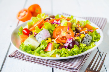mix fruit and vegetable salad