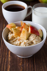 Porridge with apple