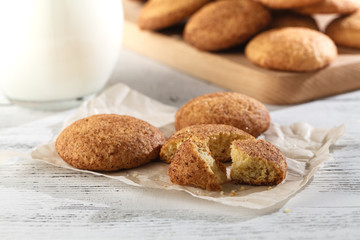 Snickerdoodle cookies with cinnamon and milk