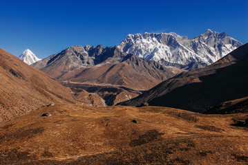 Nepal valley before Nuptse Everest Lhotse peaks - obrazy, fototapety, plakaty