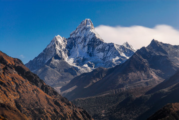 Fototapeta na wymiar Nepal himalaya khumbu sagarmatha national park ama dablam
