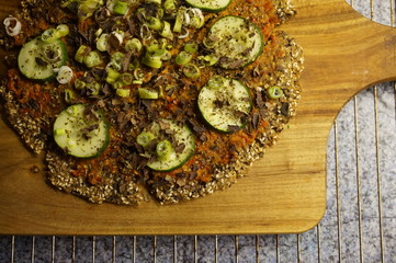 Vegane Azukibohnen Quinoa Sesam Pizza