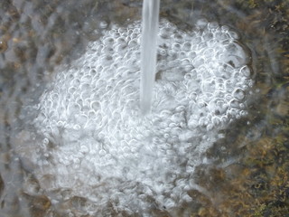 Wasserwirbel im Teich