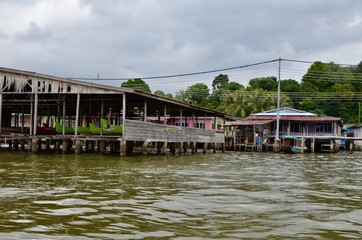 Obraz premium ブルネイ・ダルエスサラーム バンダルスリブガワン カンポン・アイール 水上集落 Negara Brunei Darussalam Bandar Seri Begawan Kampong Ayer