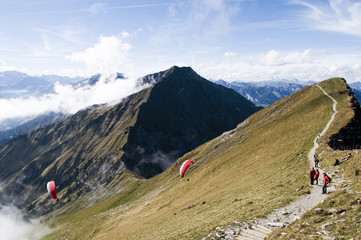 Gleitschirmfliegen am Niesen