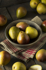Raw Green Organic Seckel Pears