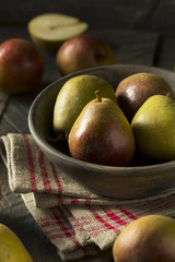 Raw Green Organic Seckel Pears