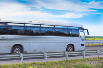 bus goes on country highway