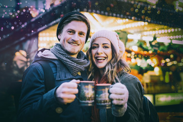 Weihnachten Paar Glühwein