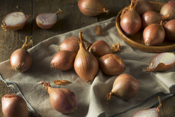 Raw Organic Shallot Onions