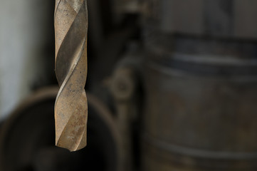 Werkzeuge und Maschinen in einer Schmiede