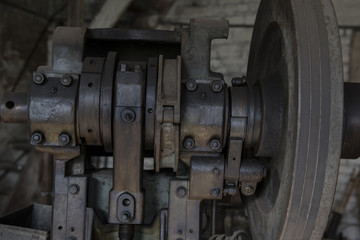 Werkzeuge und Maschinen in einer Schmiede